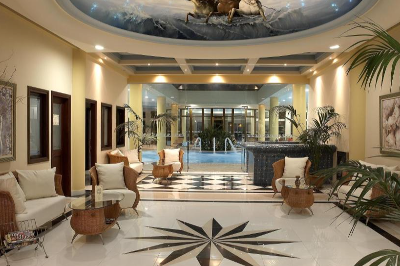 Atrium Palace Thalasso Spa Resort And Villas | zwembad | lobby